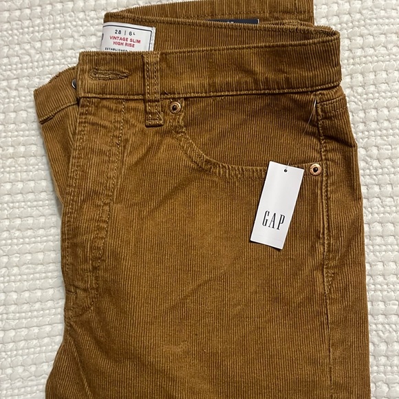 NWT SOLD OUT ONLINE Gap Vintage High Rise Corduroy Pants - Picture 1 of 5